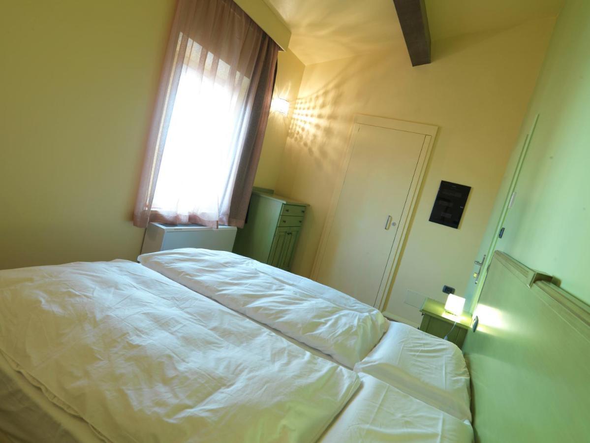 Empoli Hotel Oda fotoğraf